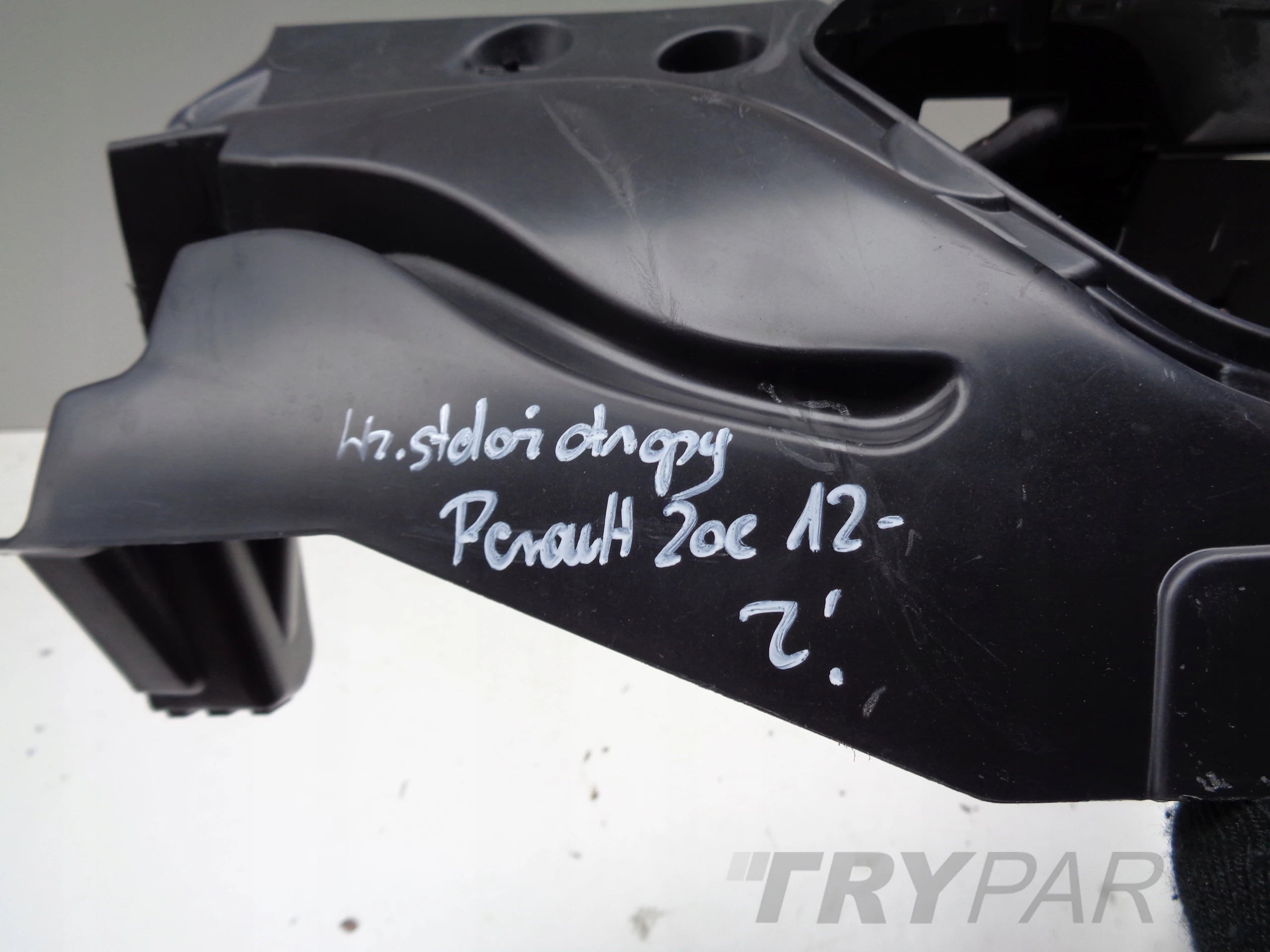 UPPER BUMPER REINFORCEMENT GRILL BRACKET RENAULT ZOE 12-