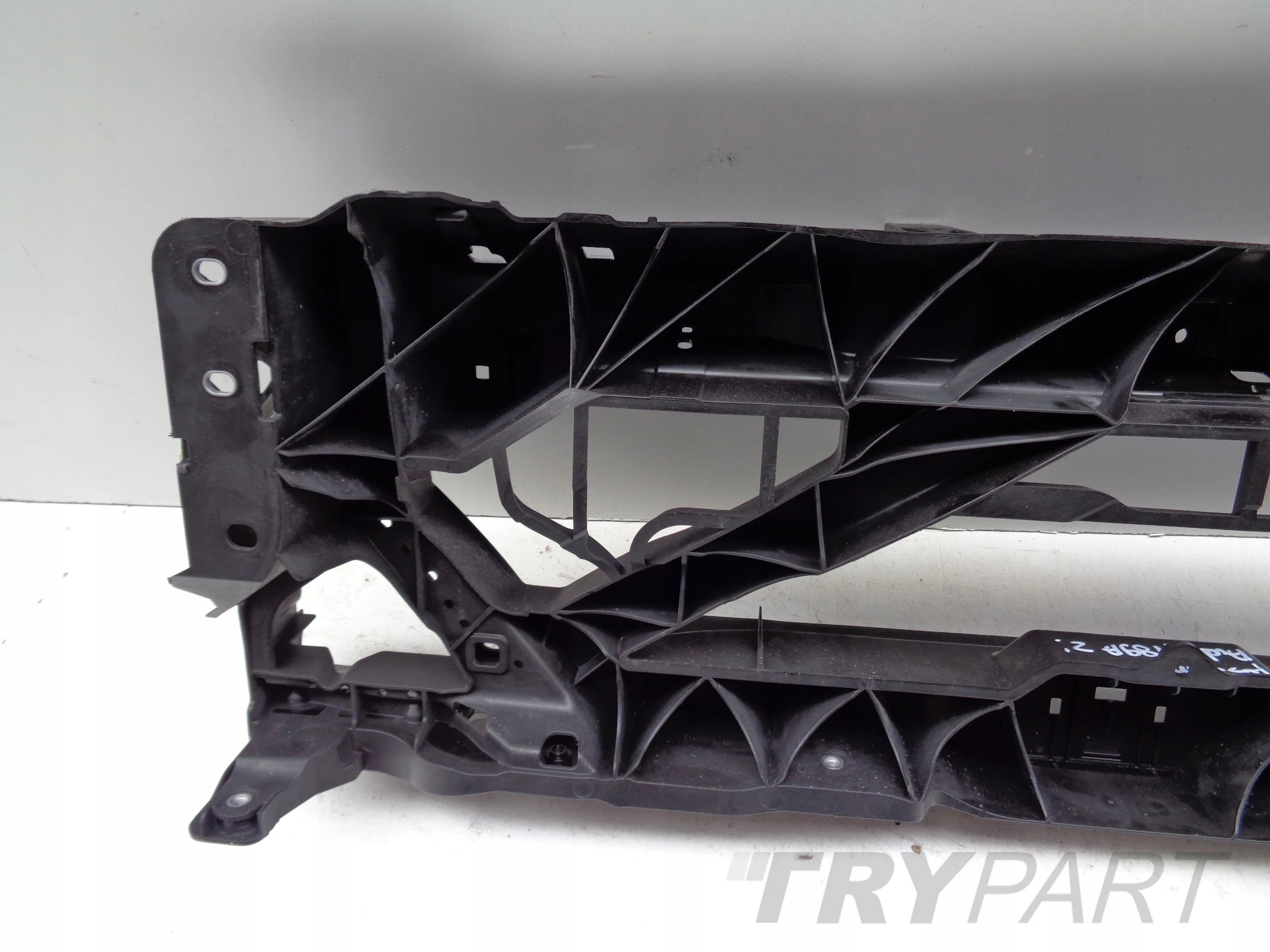 UPPER FRONT BUMPER REINFORCEMENT AUDI Q4 89A