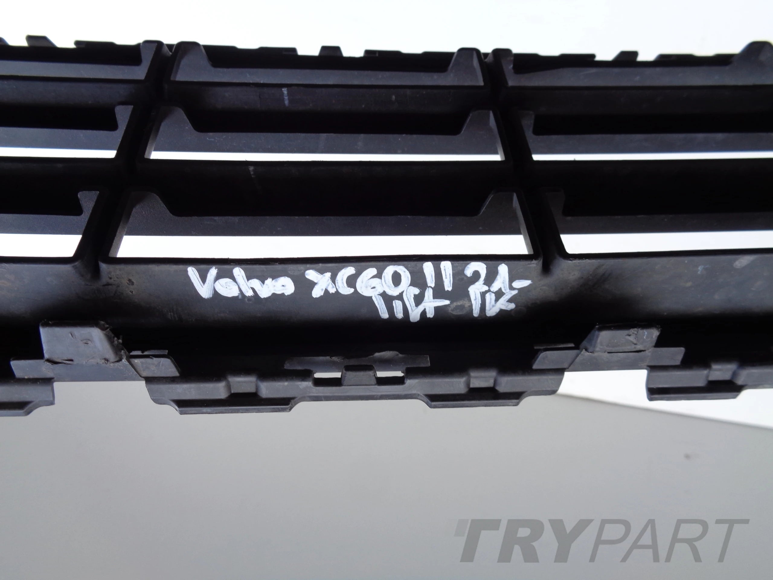 VOLVO XC60 II 21- FACELIFT BUMPER GRILLE