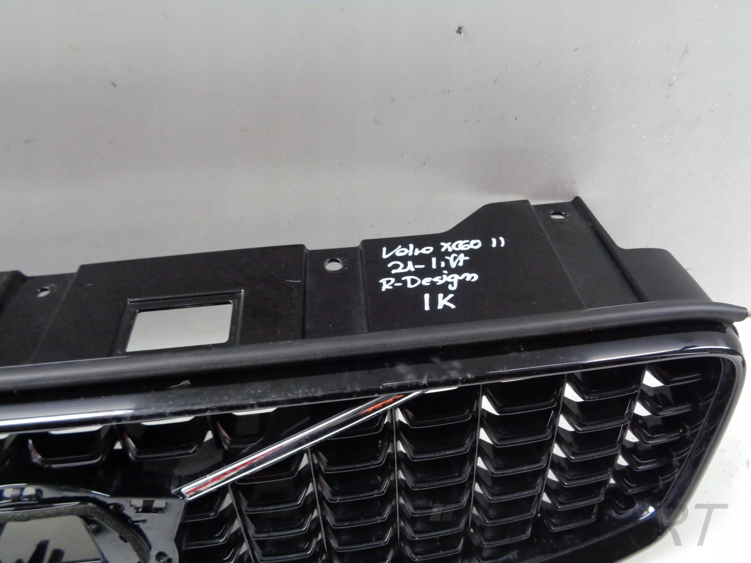 VOLVO XC60 II 21- LIFT R-DESIGN Grill Grille
