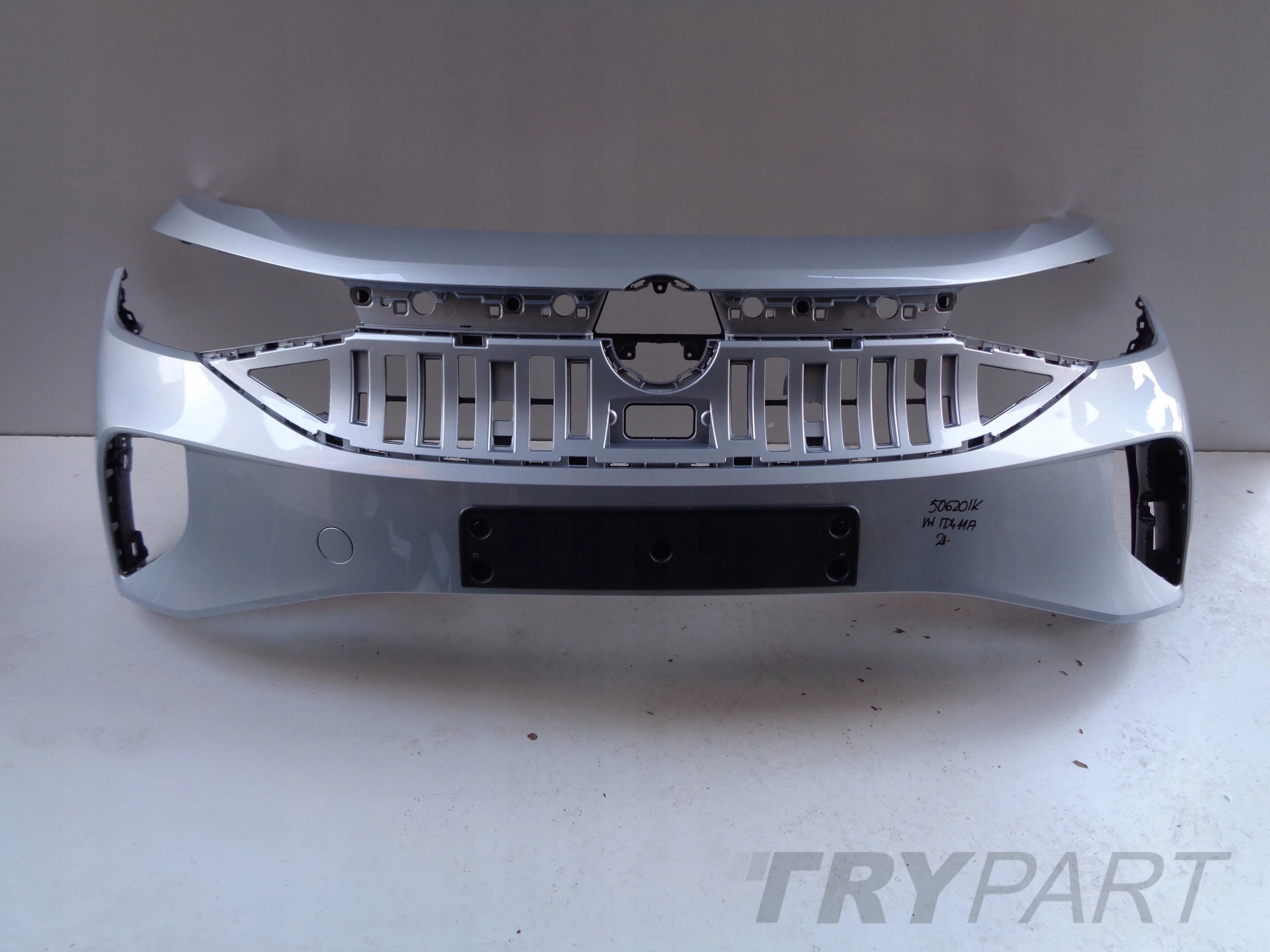 VW ID4 11A 21- FRONT BUMPER NO. 50620