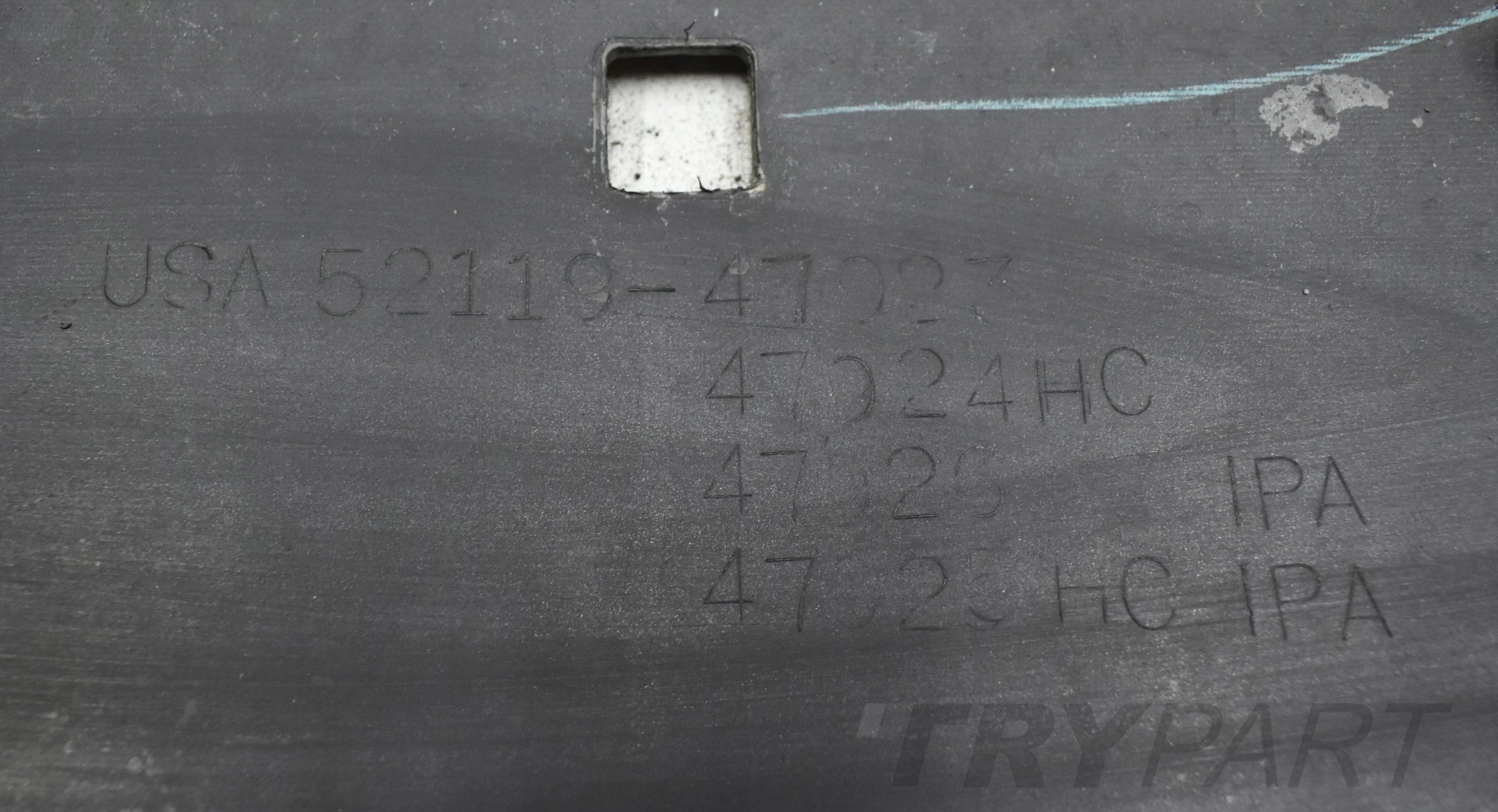 TOYOTA PRIUS PLUS + FRONT BUMPER ORG 12-15