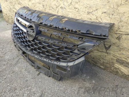 OPEL ASTRA V K 5-15 Grille with emblem