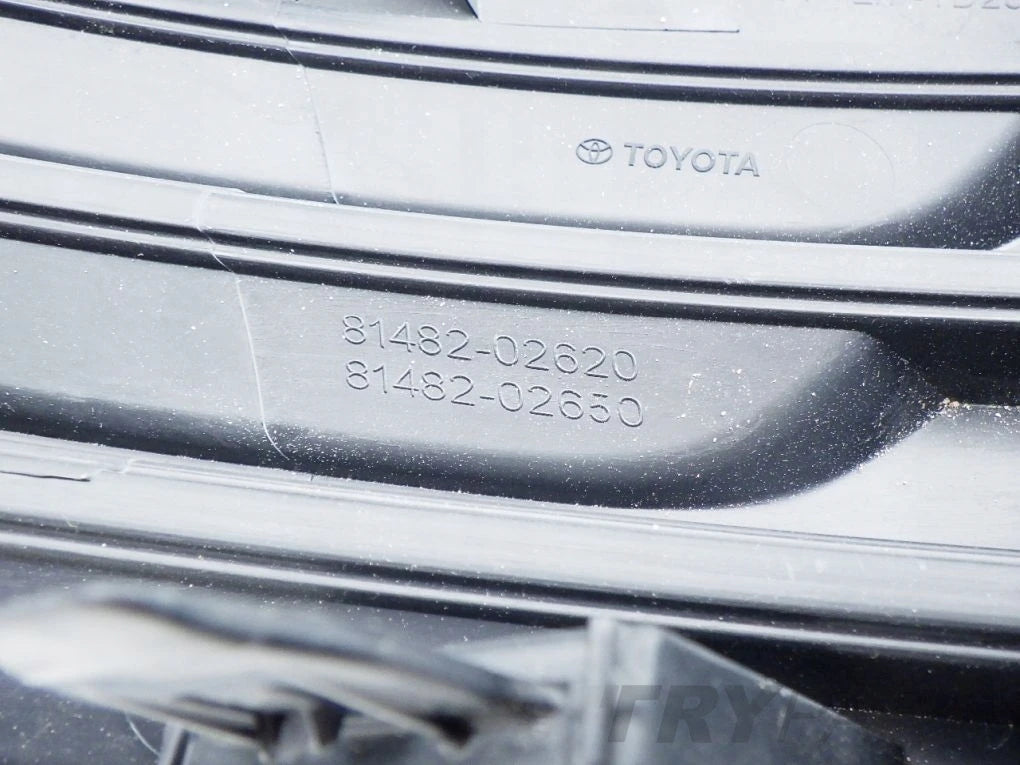 TOYOTA COROLLA E16 FRONT BUMPER GRILLE