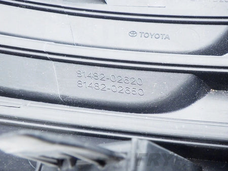 TOYOTA COROLLA E16 FRONT BUMPER GRILLE