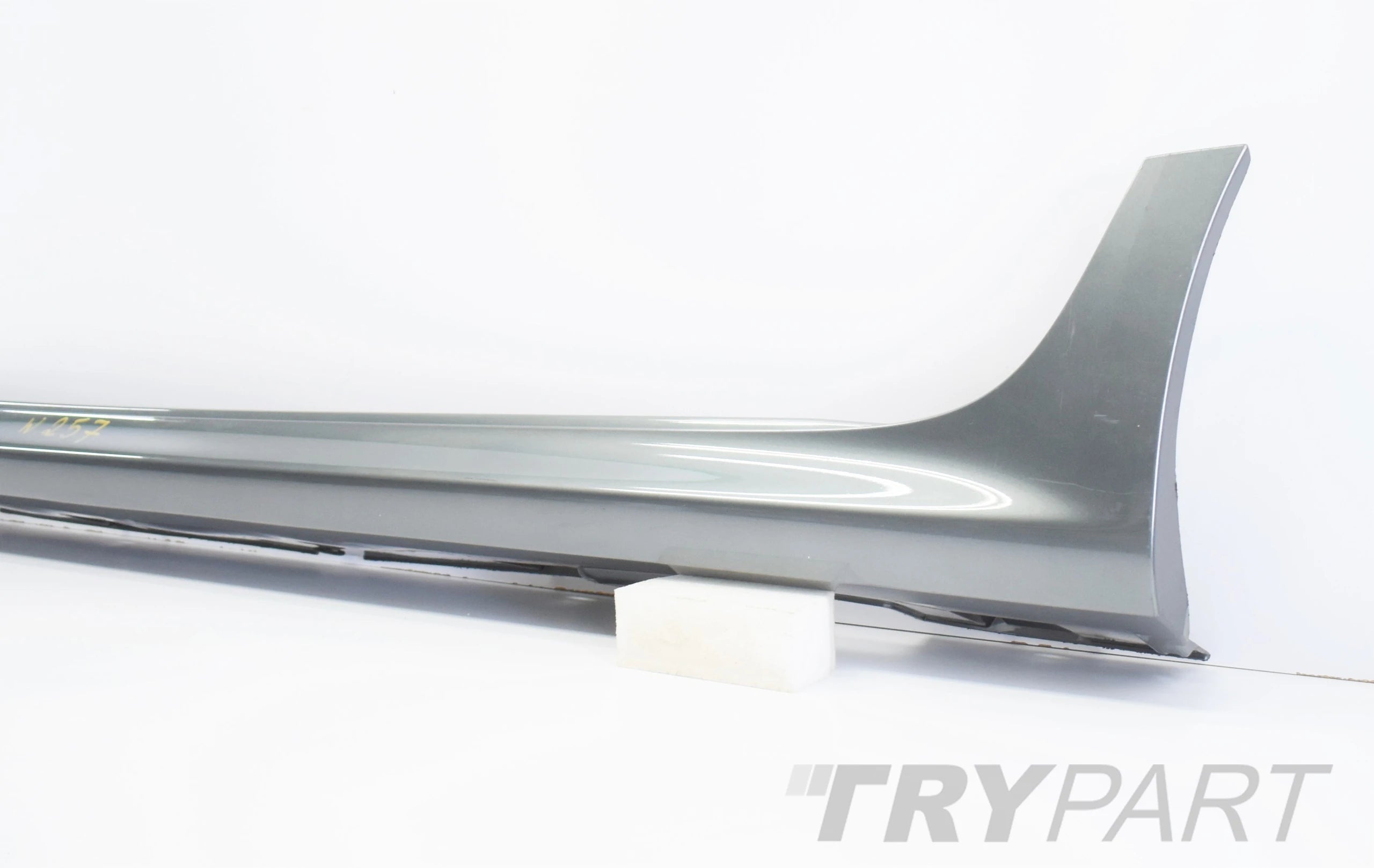 MERCEDES CLS W257 LEFT SILL STRIP ORG