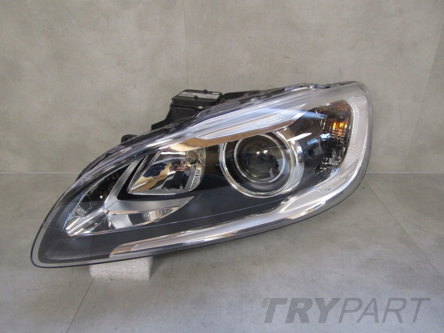 Headlight Volvo V60 S60 LIFT XENON ACTIVE BENDING 14-18 LH LEFT 31420261