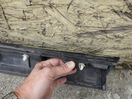 VOLVO XC60 II 17- Right Front Door Molding