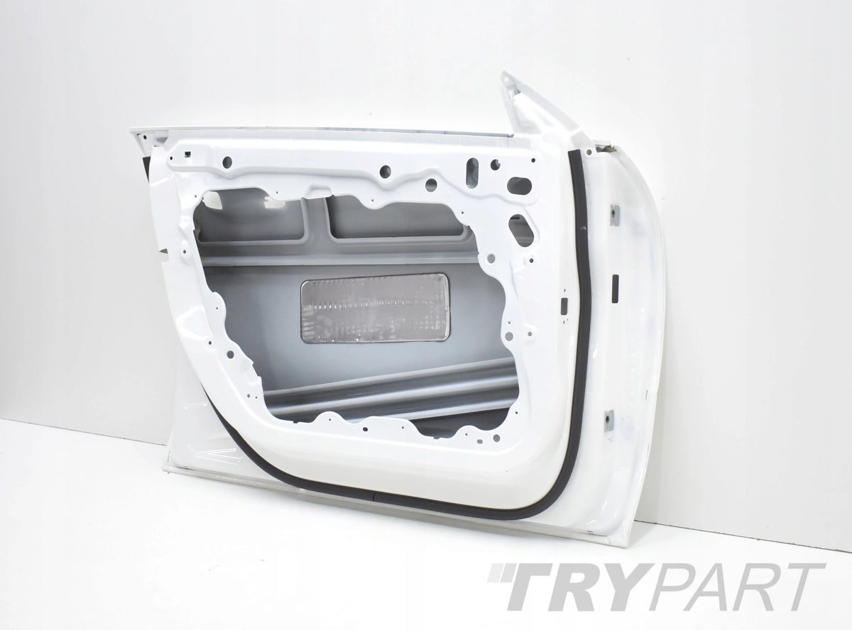MERCEDES CLA W118 LEFT FRONT DOOR ORG