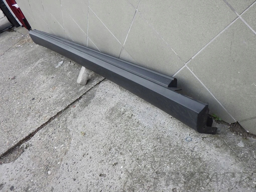 MERCEDES GLE 167 W167 19- Right Door Sill Trim Strip