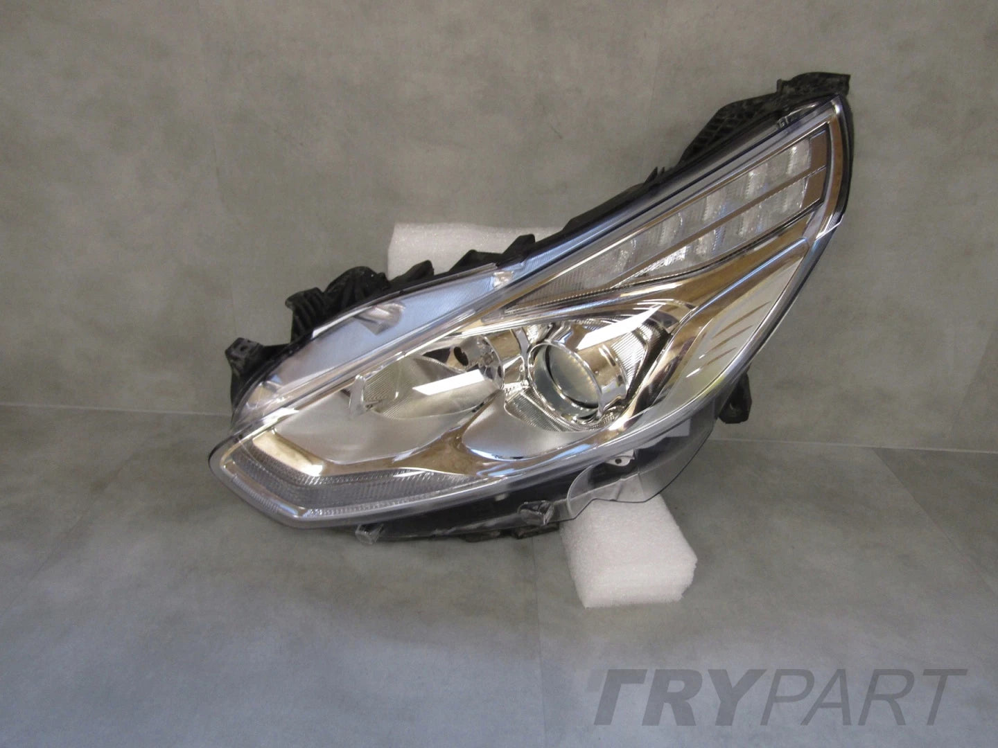 HEADLIGHT FORD GALAXY III STANDARD LENS LH 15-20 EM2B13W030