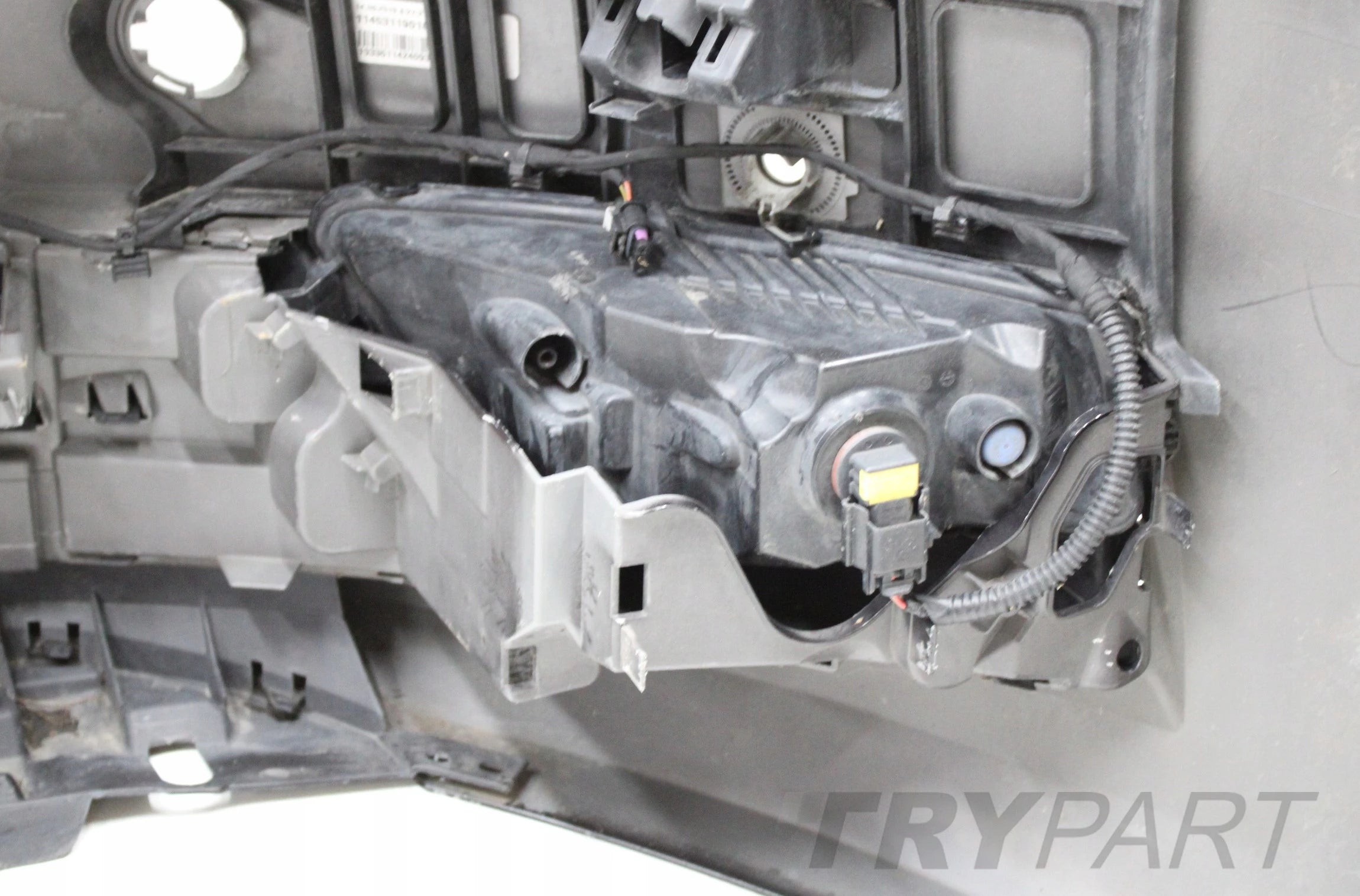 SKODA OCTAVIA III FACELIFT 5E0 FRONT BUMPER ORG + GRILLE + VENTS