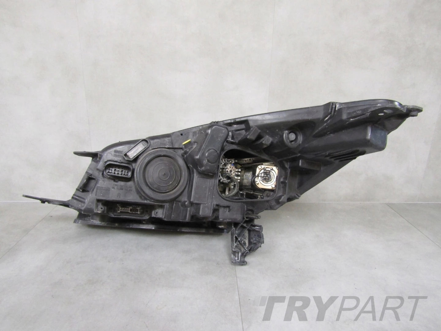 HEADLAMP FORD KUGA MK2 XENON NON-SWIVEL 13-16 RH RIGHT CV44-13D154-AH