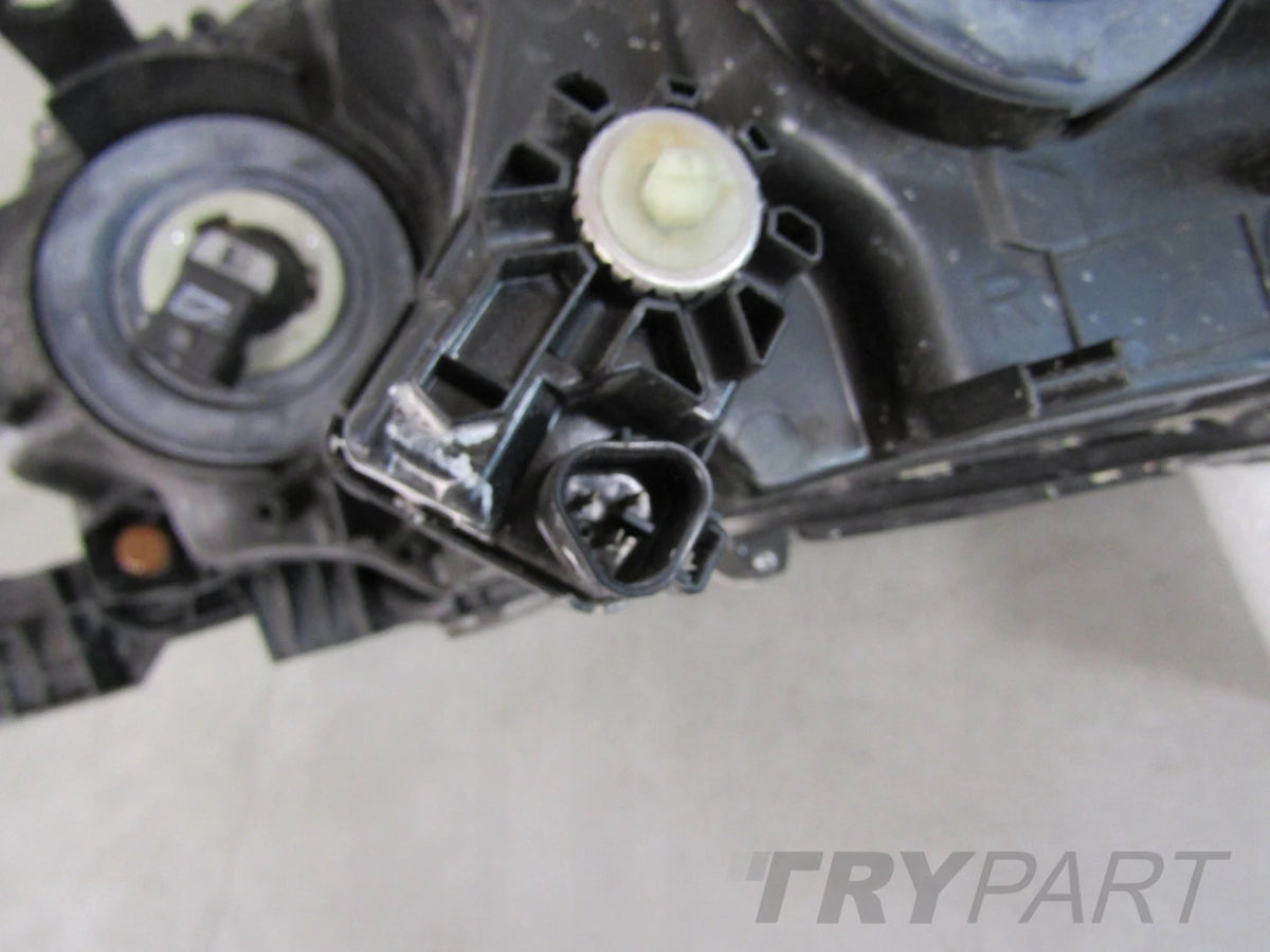 FRONT LAMP TOYOTA HILUX 8 VIII LIFT STANDARD 20- RH