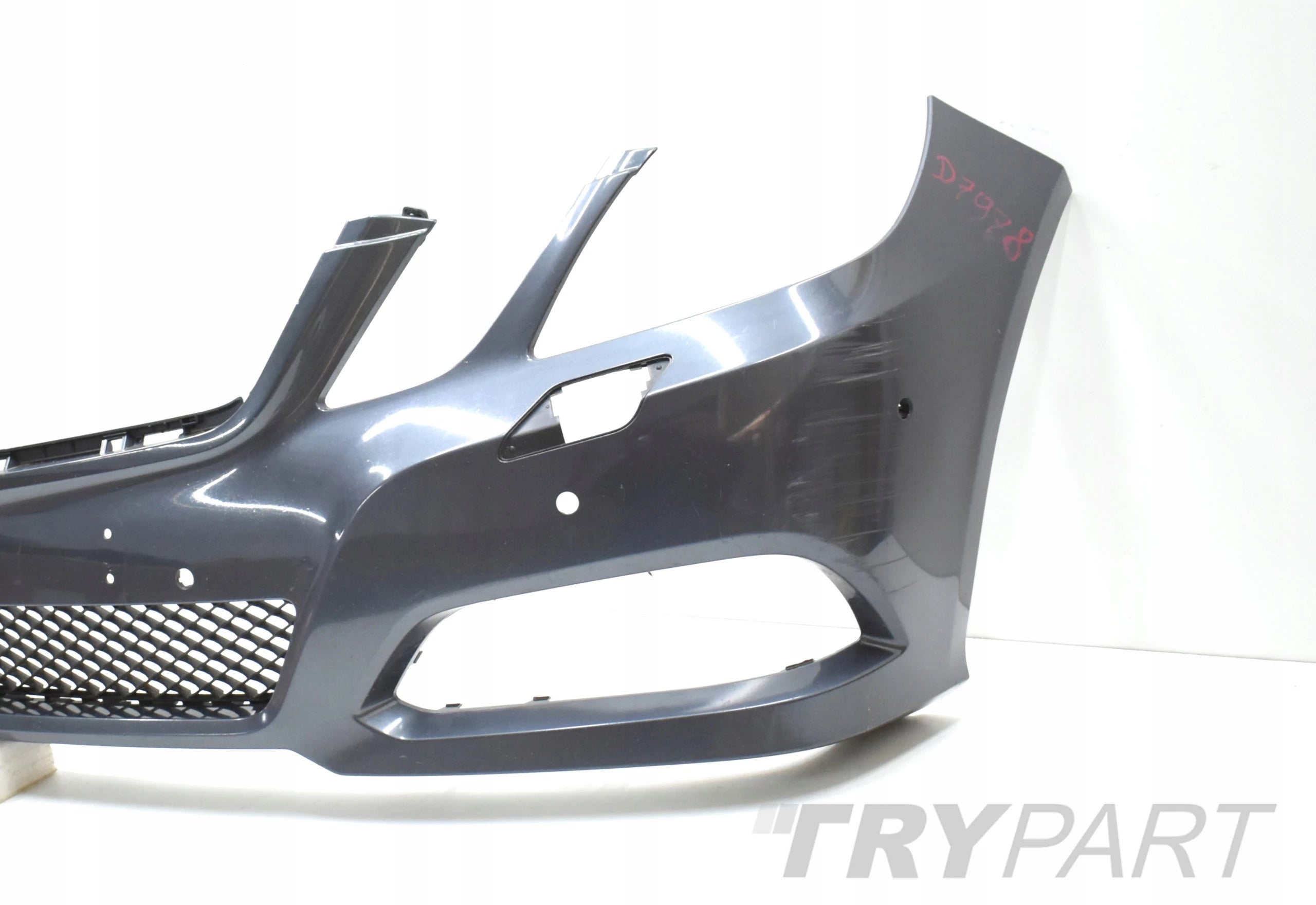 MERCEDES E-CLASS W212 FRONT BUMPER ORIGINAL + GRILLES