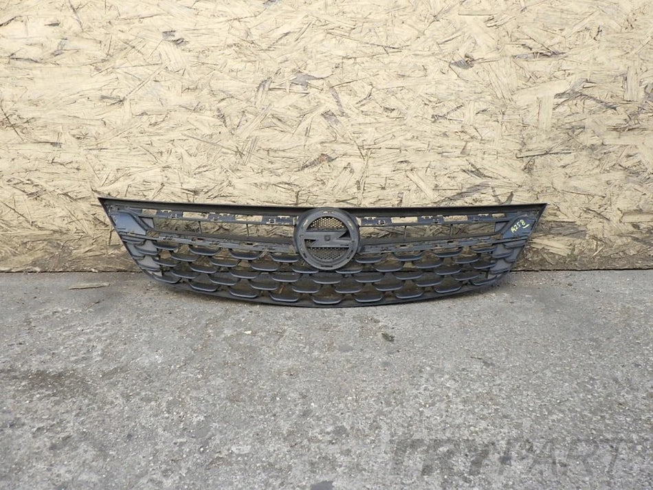 OPEL ASTRA V K 5-15 Grille with emblem