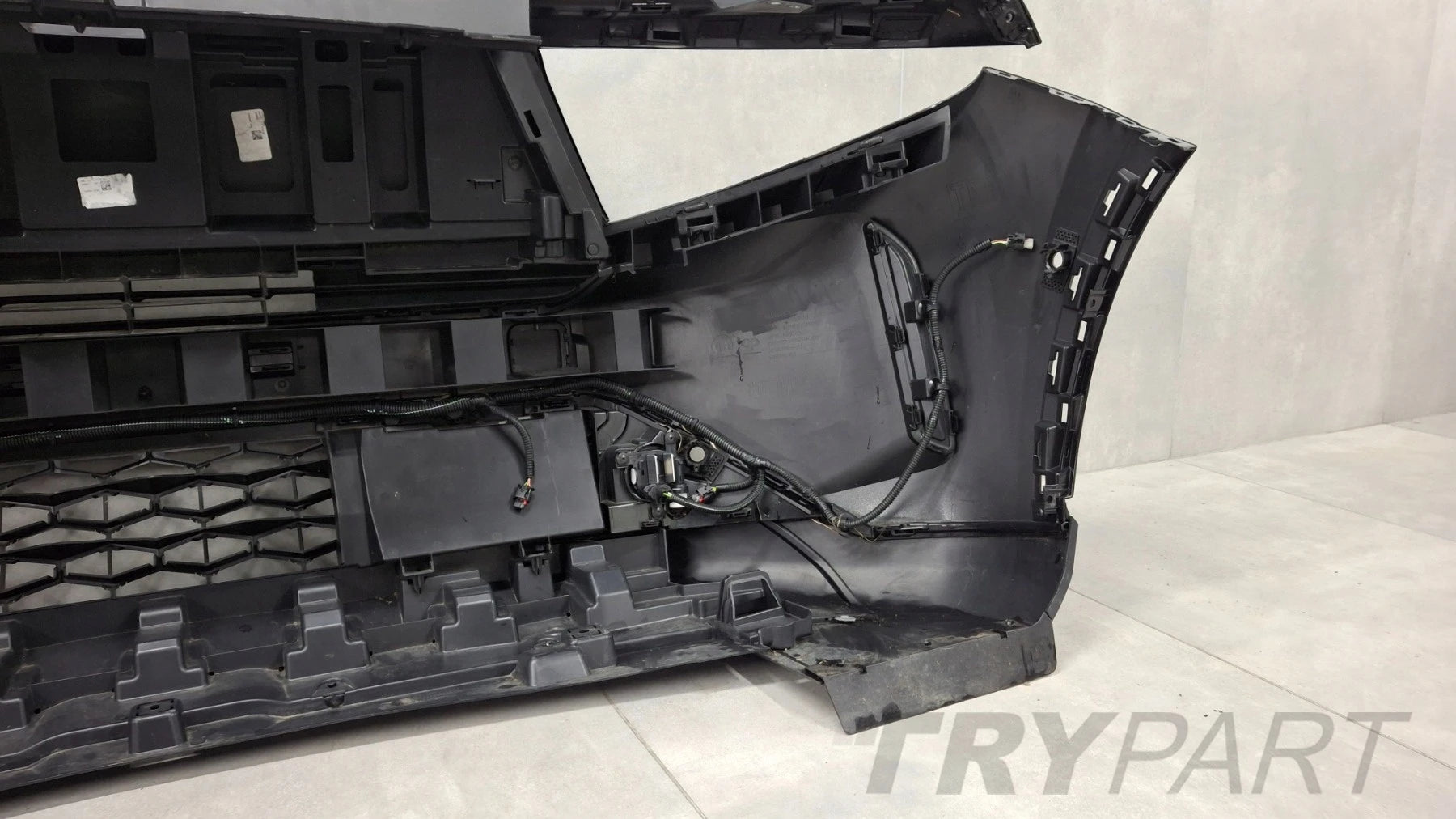 Front bumper for Opel Frontera C 24- includes fog lights and wiring harness