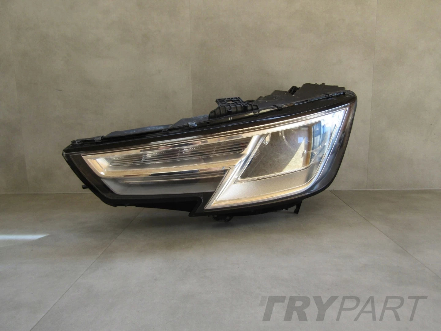 AUDI A4 B9 XENON HEADLIGHT 15-19 LH 8W0941005