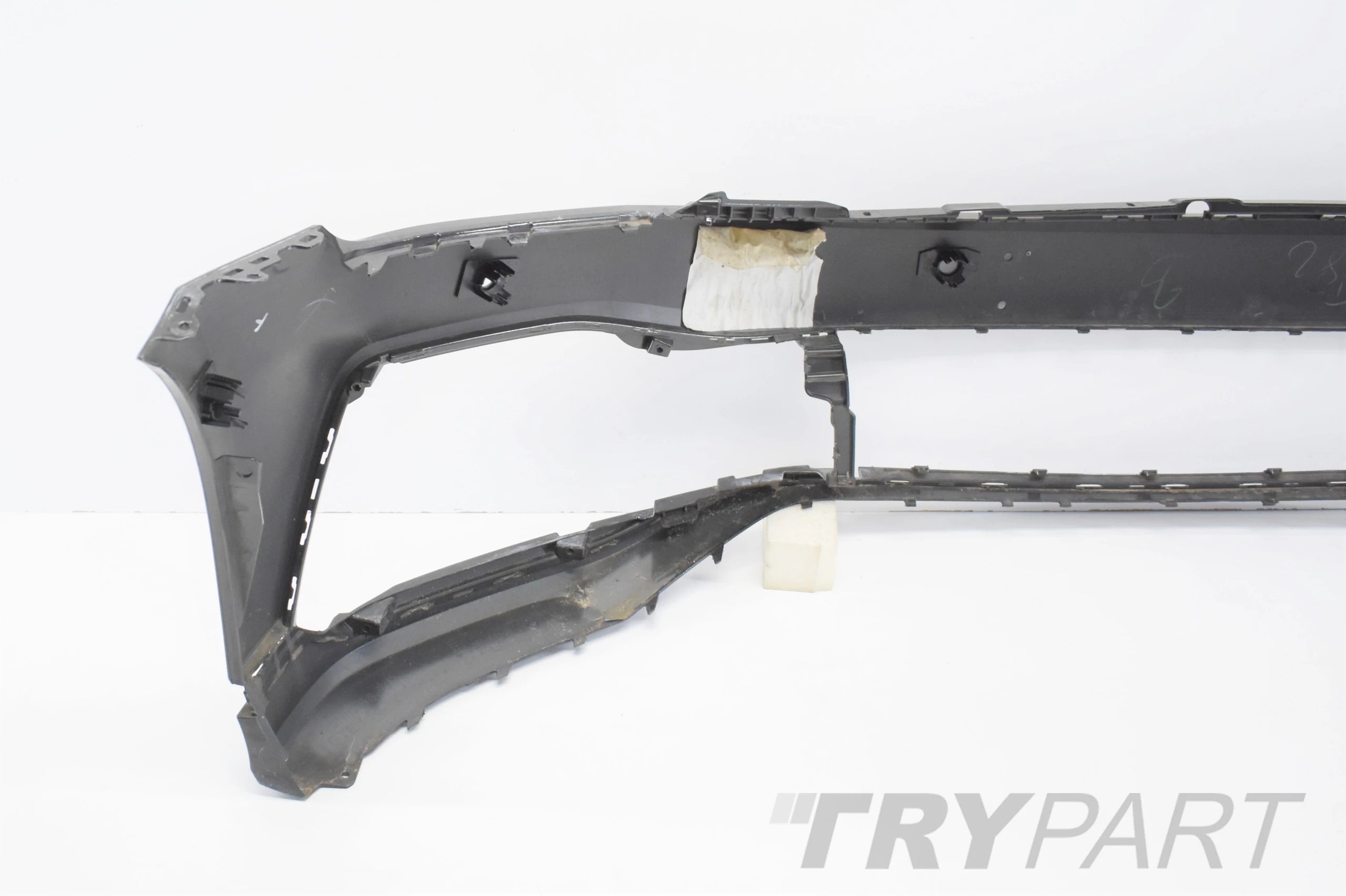 VW PASSAT B8 R LINE LIFT FRONT BUMPER SUPER CONDITION