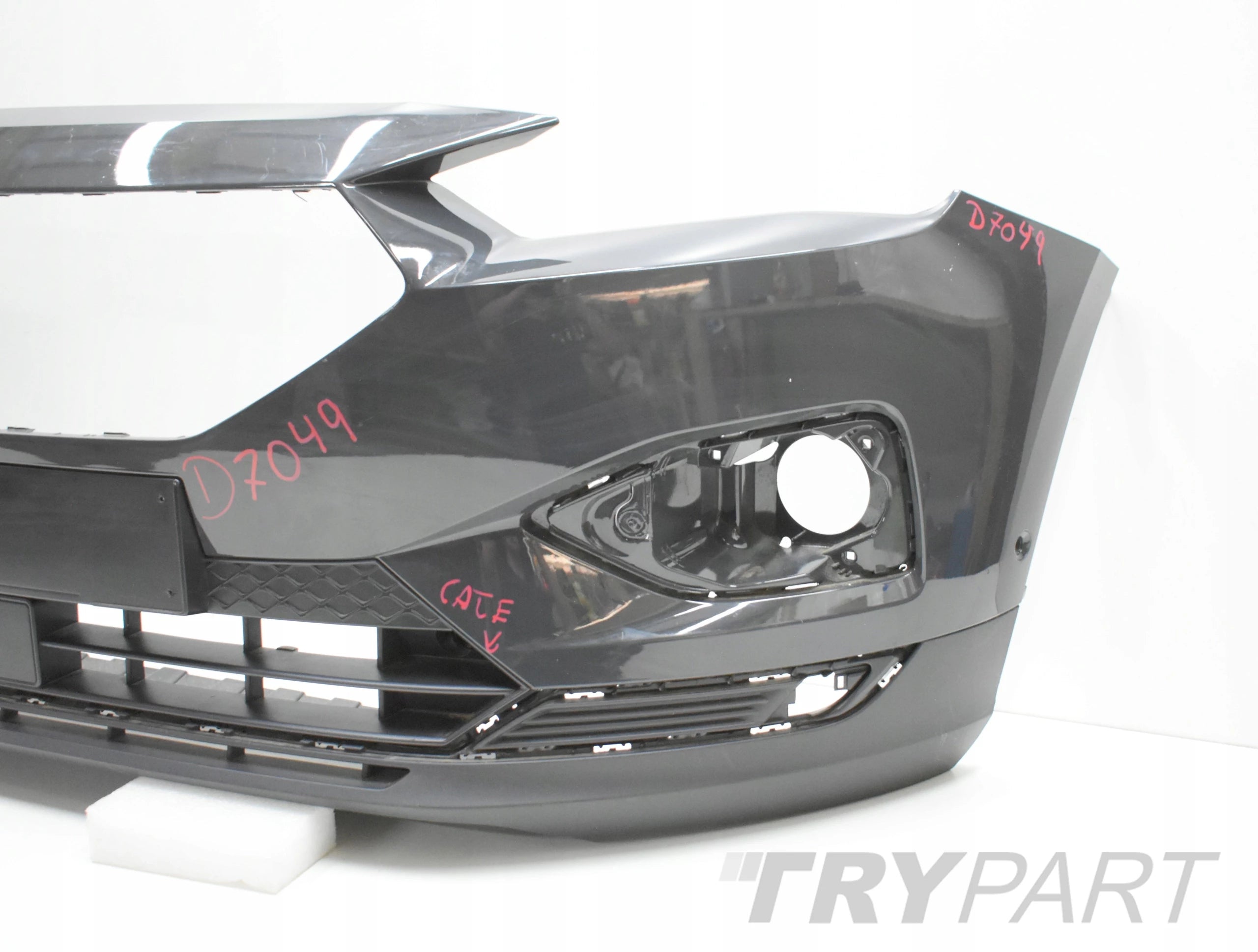 SEAT TARRACO 5JF FRONT BUMPER ORG + GRILLES