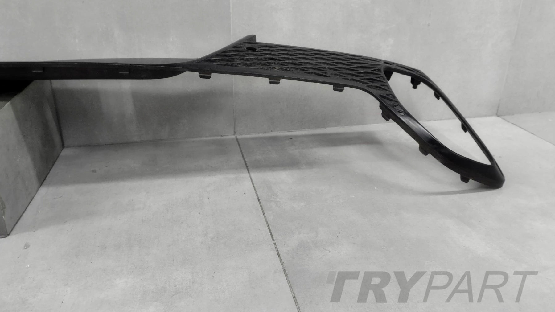 REAR BUMPER TRIM HYUNDAI GENESIS GV-70 2021-2024 86612-AE000