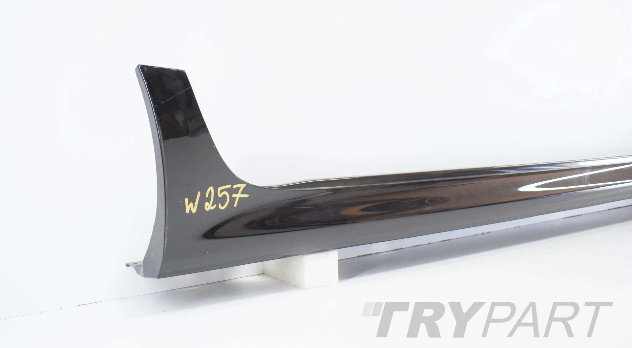 MERCEDES CLS W257 RIGHT SILL COVER ORG