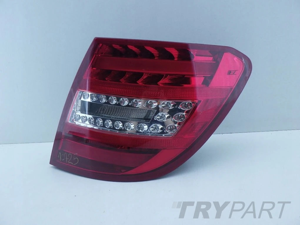 MERCEDES C CLASS 204 A204 ESTATE LIFT LED REAR LAMP RIGHT