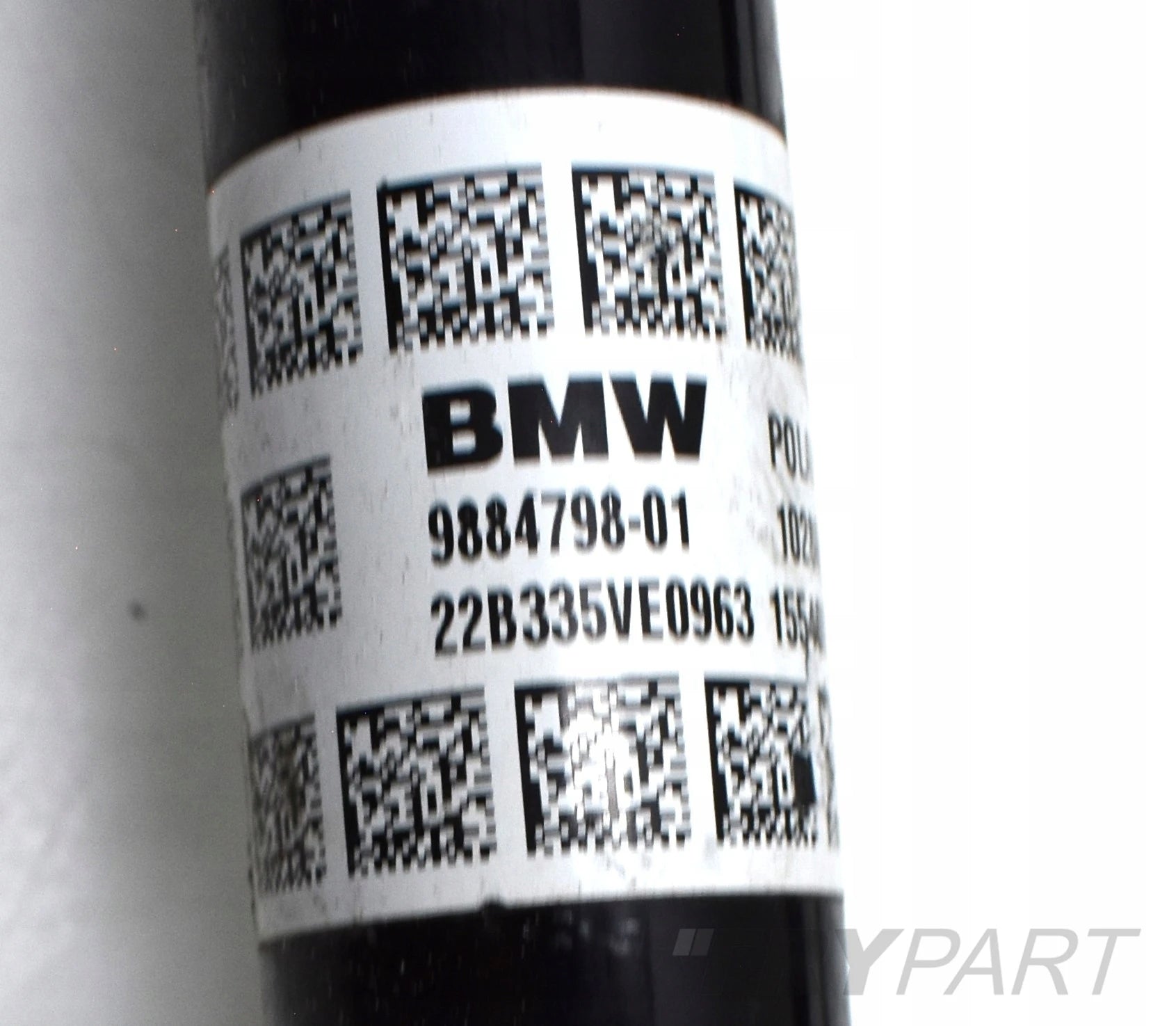 BMW X1 U11 LEFT FRONT AXLE SHAFT ORG 9884798-01
