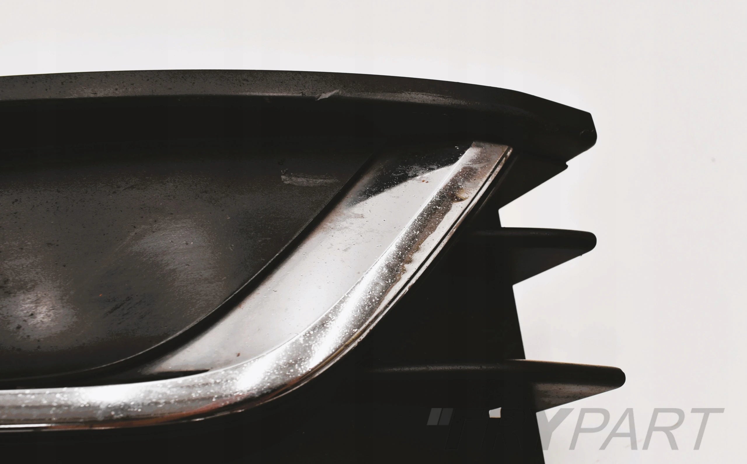 VW PASSAT B7 3AA RIGHT FRONT BUMPER GRILLE ORG