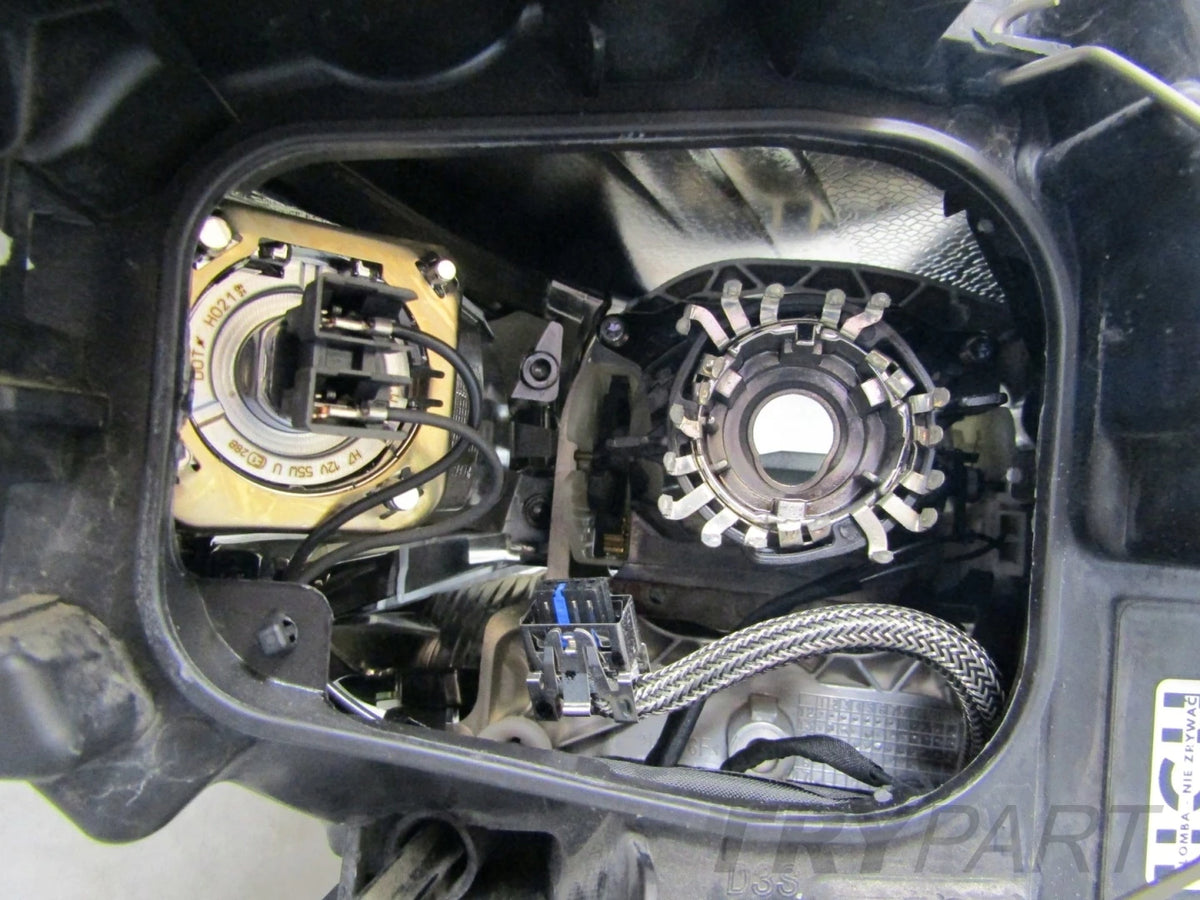 Ford Kuga MK2 Xenon Headlight 13-16 LH LEFT CV44 13D155