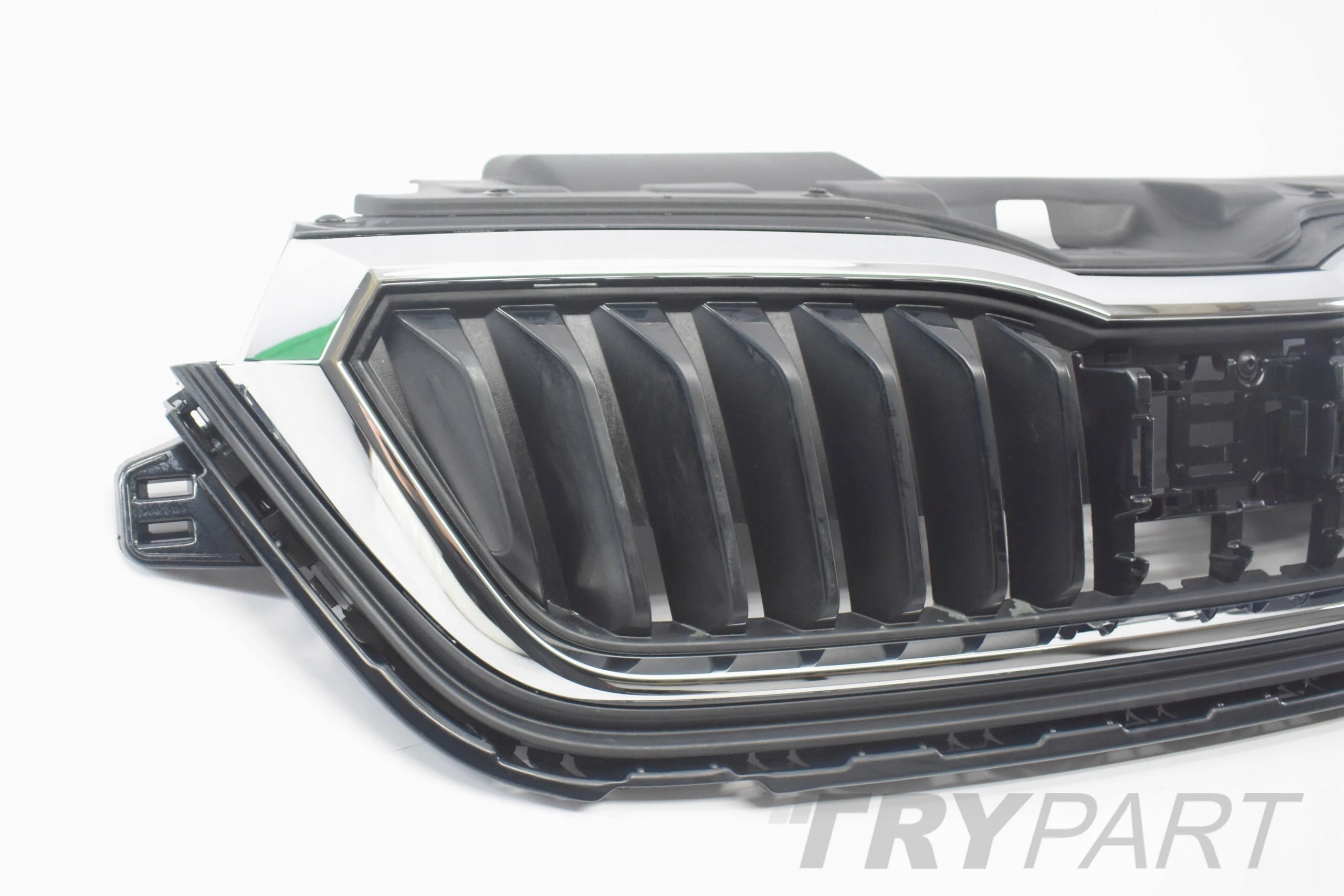 SKODA SCALA 657 BUMPER GRILLE OEM