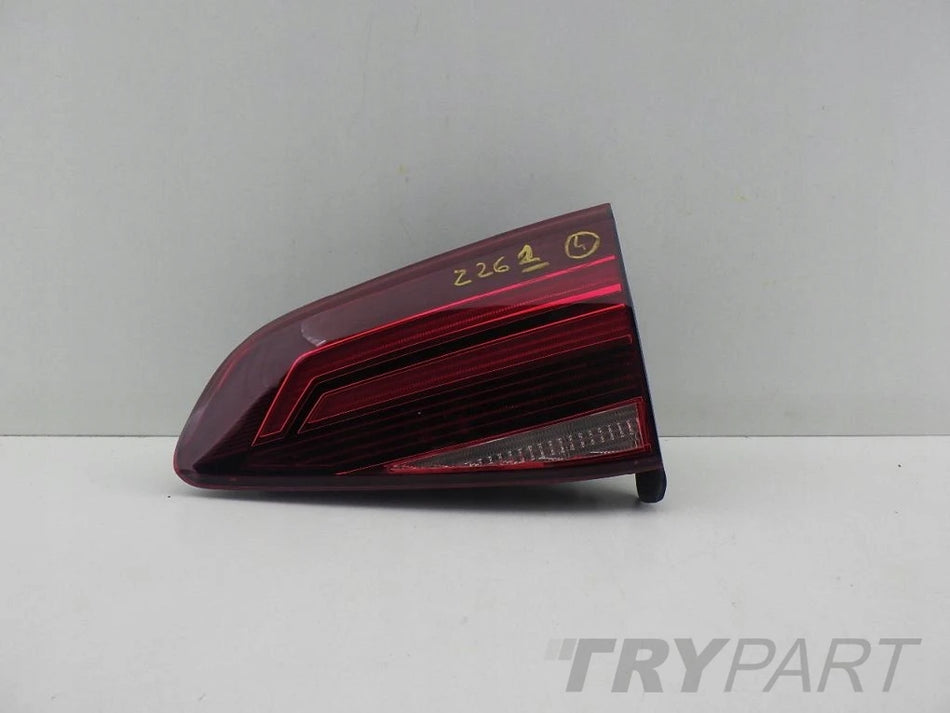 VW GOLF VII 7 5G HB LIFT 17- Right Rear Lamp