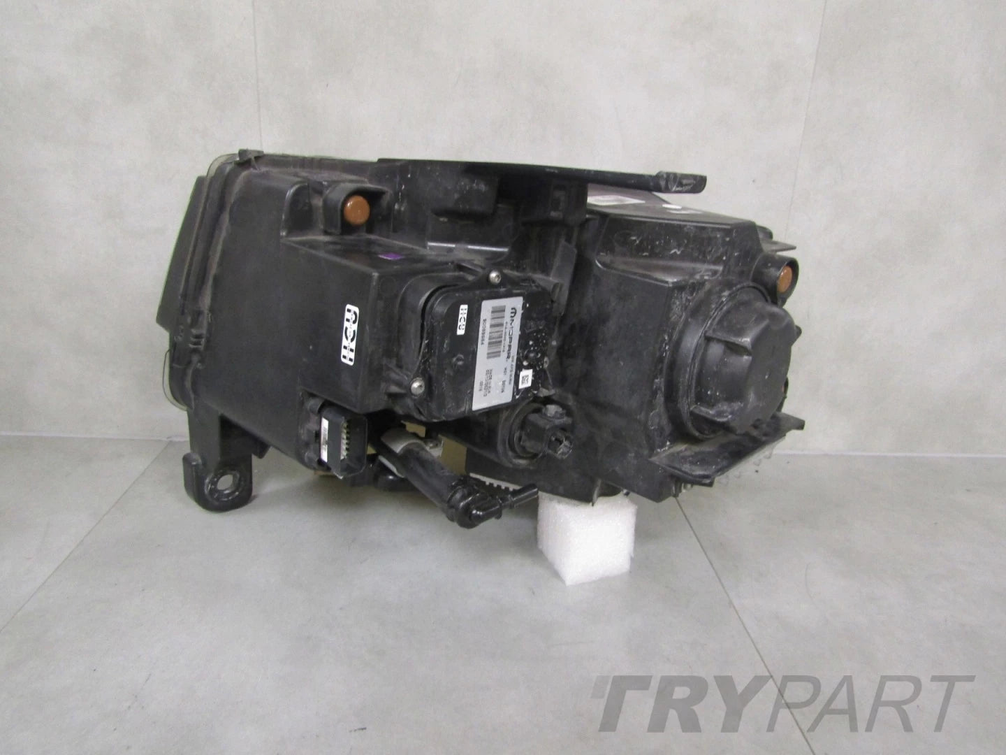 HEADLIGHT JEEP GRAND CHEROKEE WK2 XENON ACTIVE BENDING COMPLETE 13-16 RH 68266