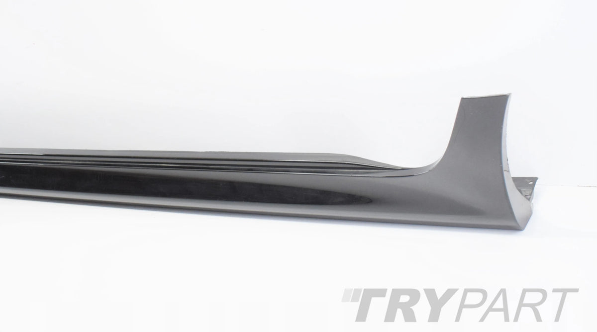 MERCEDES CLS W257 LEFT SILL STRIP ORG