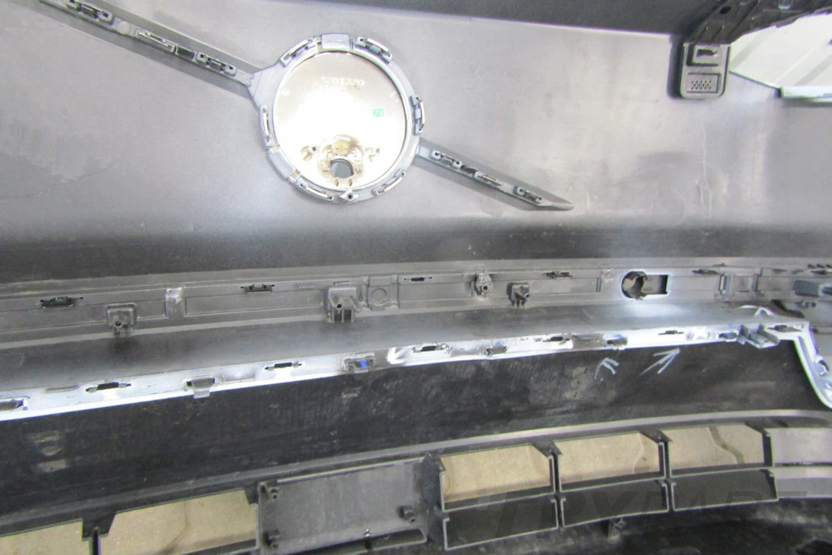 Front Bumper Volvo EX30 EX 30 23- (LOGO)