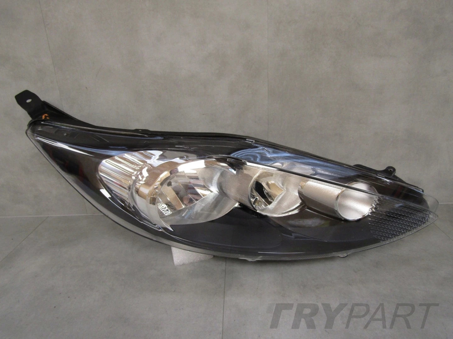 FRONT HEADLIGHT BLACK FORD FIESTA MK7 STANDARD 08-12 RH RIGHT 8A61-13W029-AJ