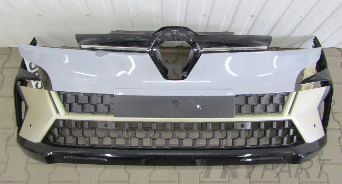 Front Bumper RENAULT MEGANE 5 E-TECH 22-