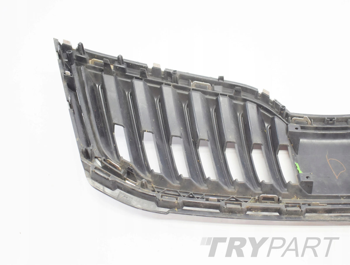 SKODA OCTAVIA 3 III LIFT 5E0 BUMPER GRILLE COMPLETE