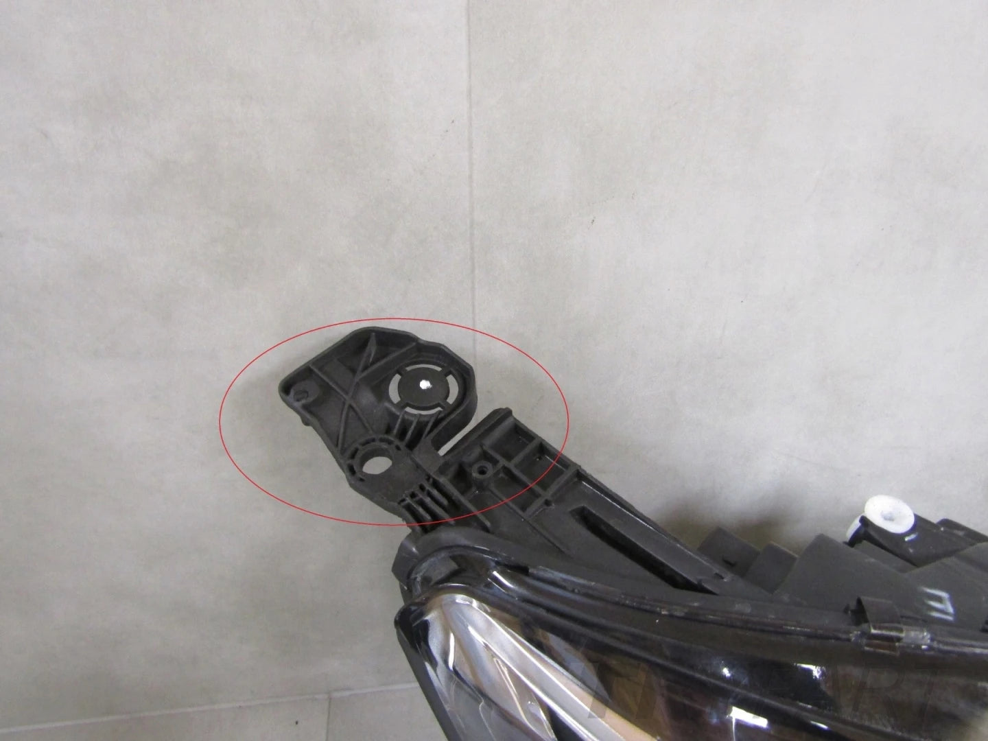 PEUGEOT 308 T9 LIFT 17-21 HEADLIGHT WITH REGULAR LENS RH RIGHT