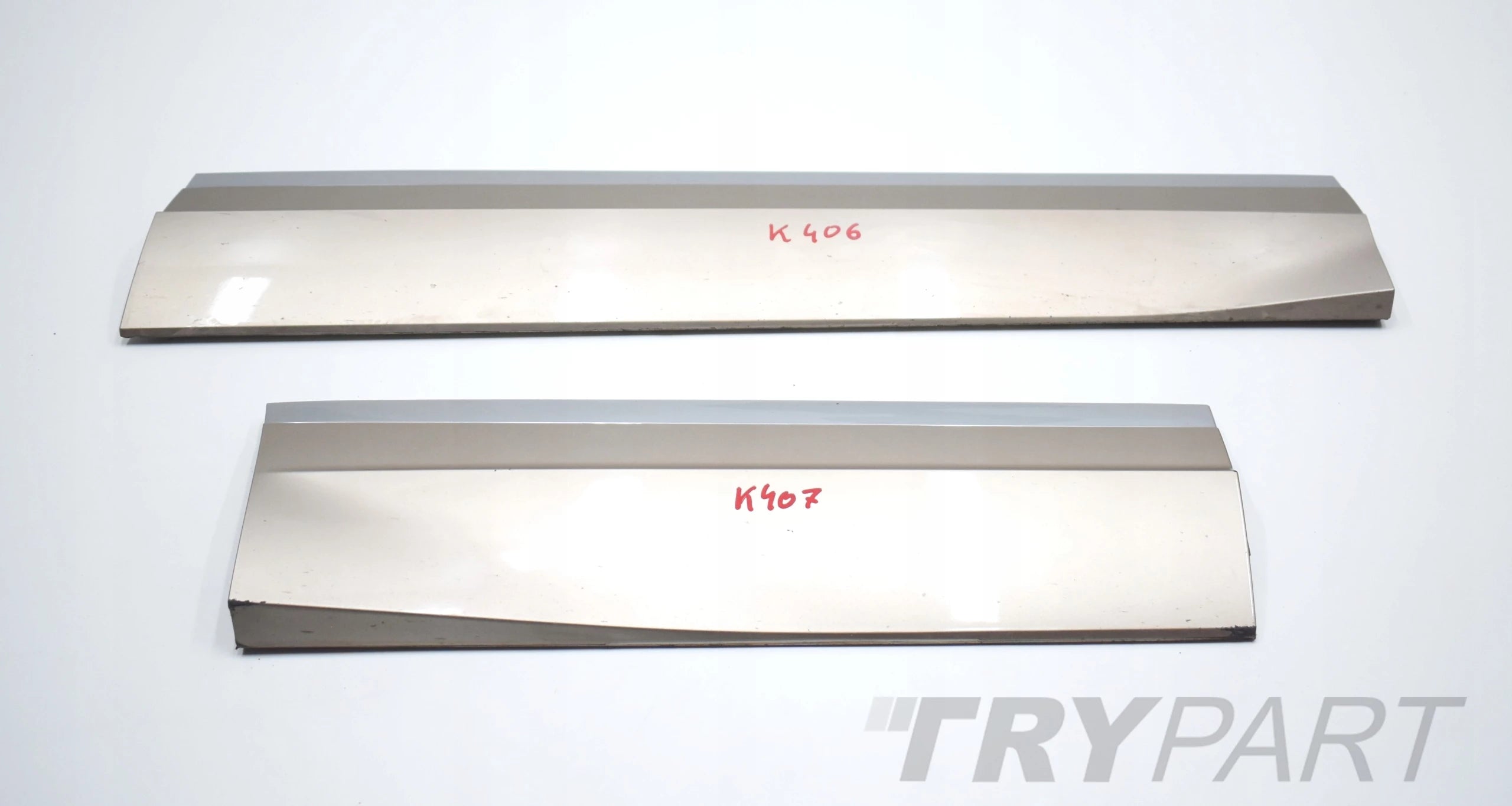 VW TOUAREG 760 R LINE RIGHT DOOR STRIP FRONT ORIGINAL