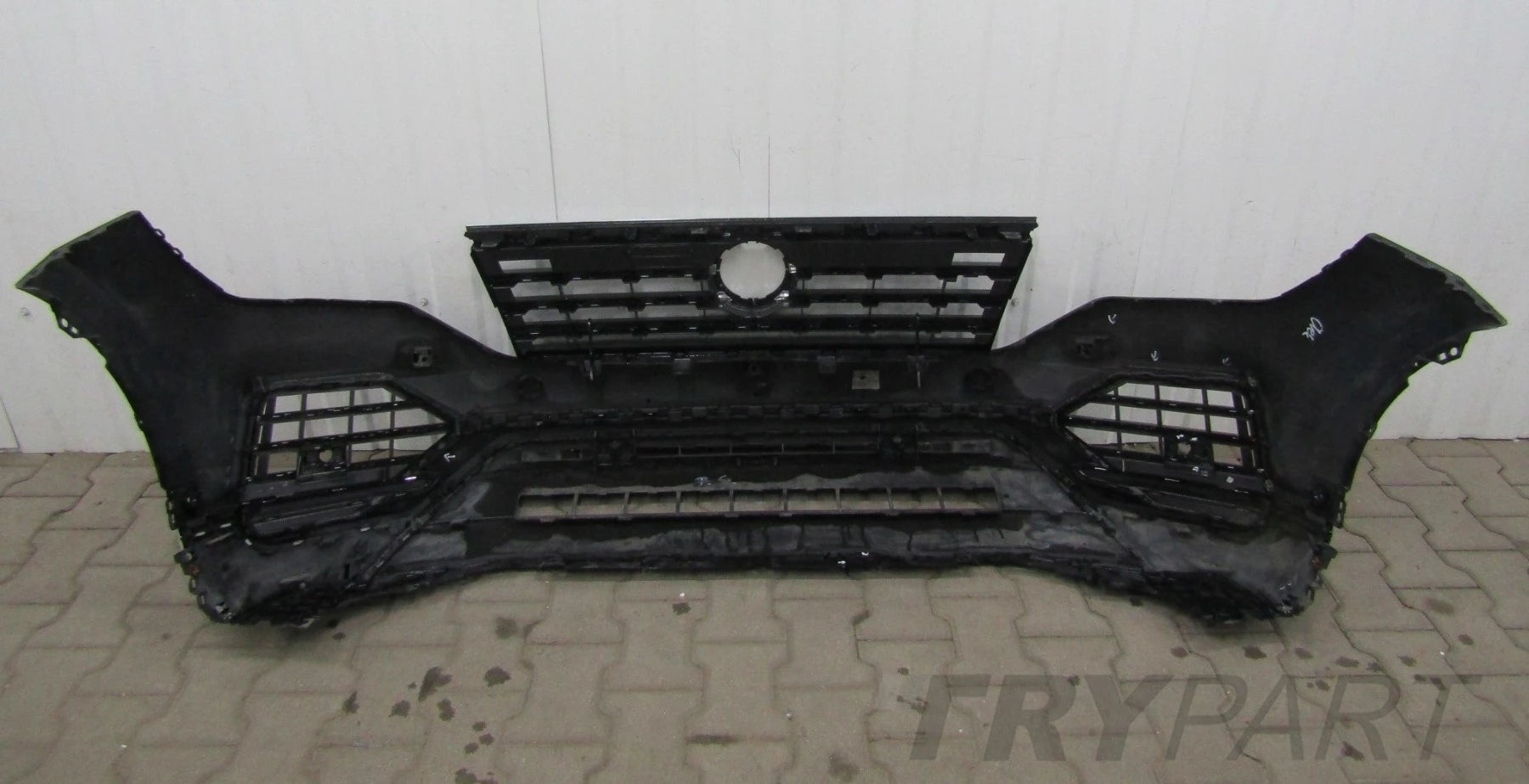 Front Bumper VW Touareg 3 III 760 18-