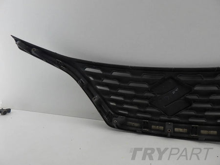 SUZUKI BALENO II 2 15- 71741-68P1 Grille Catch