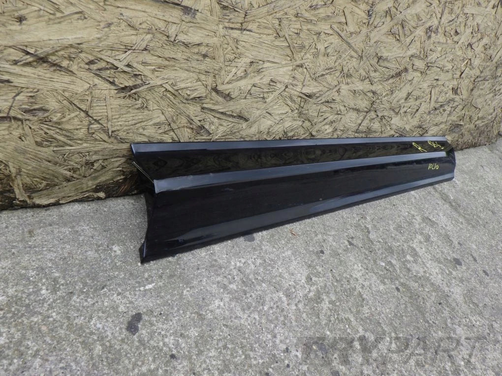 VOLVO XC60 II 17- Right Front Door Molding