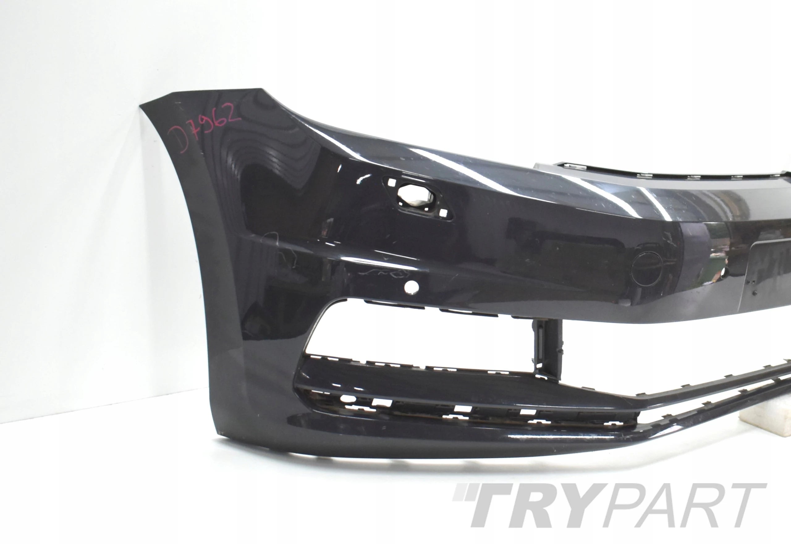 VW TOURAN 5TA FRONT BUMPER ORG
