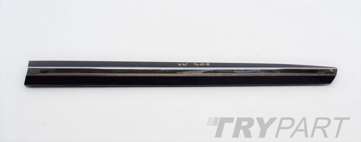 VW ARTEON 3G8 RIGHT FRONT DOOR MOULDING