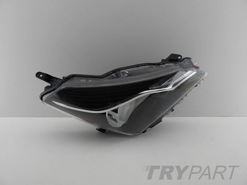 TOYOTA YARIS III 3 LIFT 17- Right Front Lamp