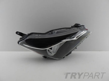 TOYOTA YARIS III 3 LIFT 17- Right Front Lamp