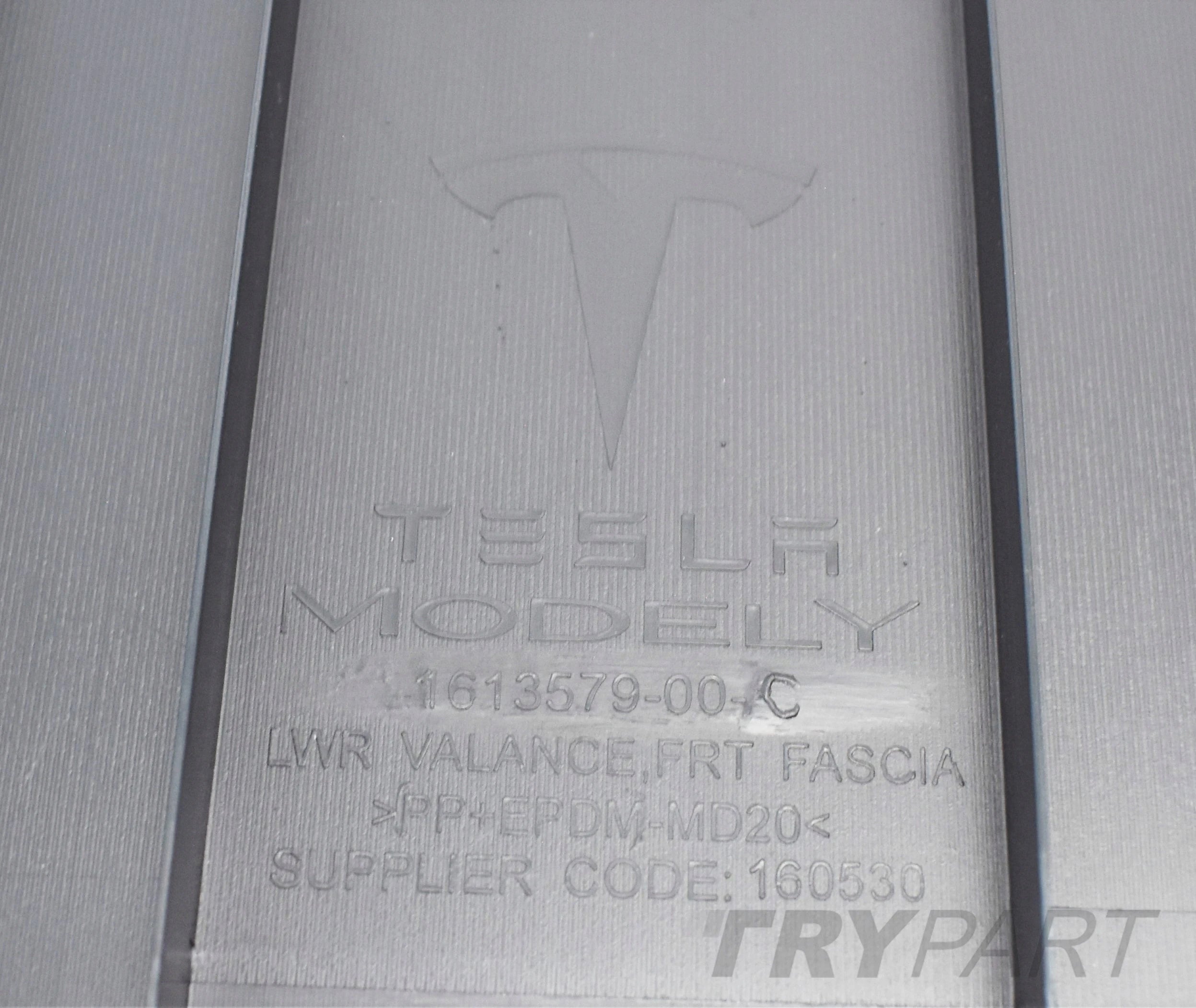 TESLA MODEL Y BUMPER SKIRT UNDERTRAY NEW