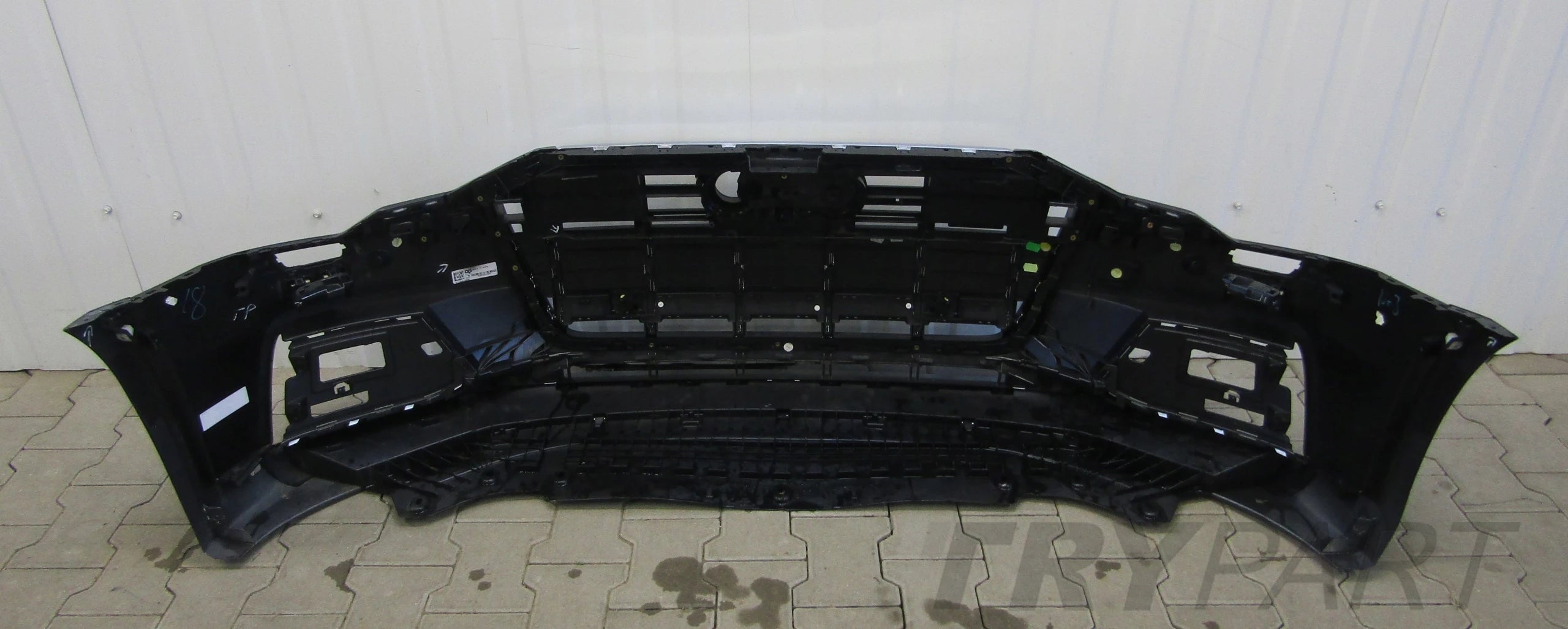 Front Bumper Audi A6 C8 4K0 Allroad 18- (Camera)