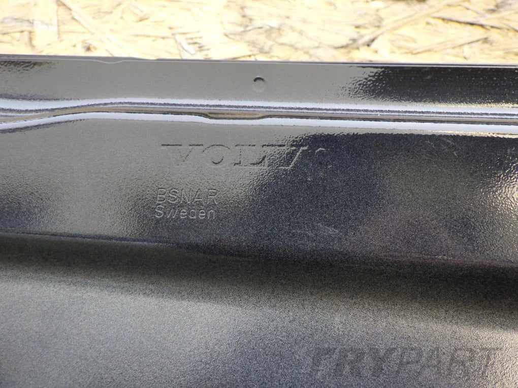VOLVO XC60 XC 60 2 II 17- Front Left Door